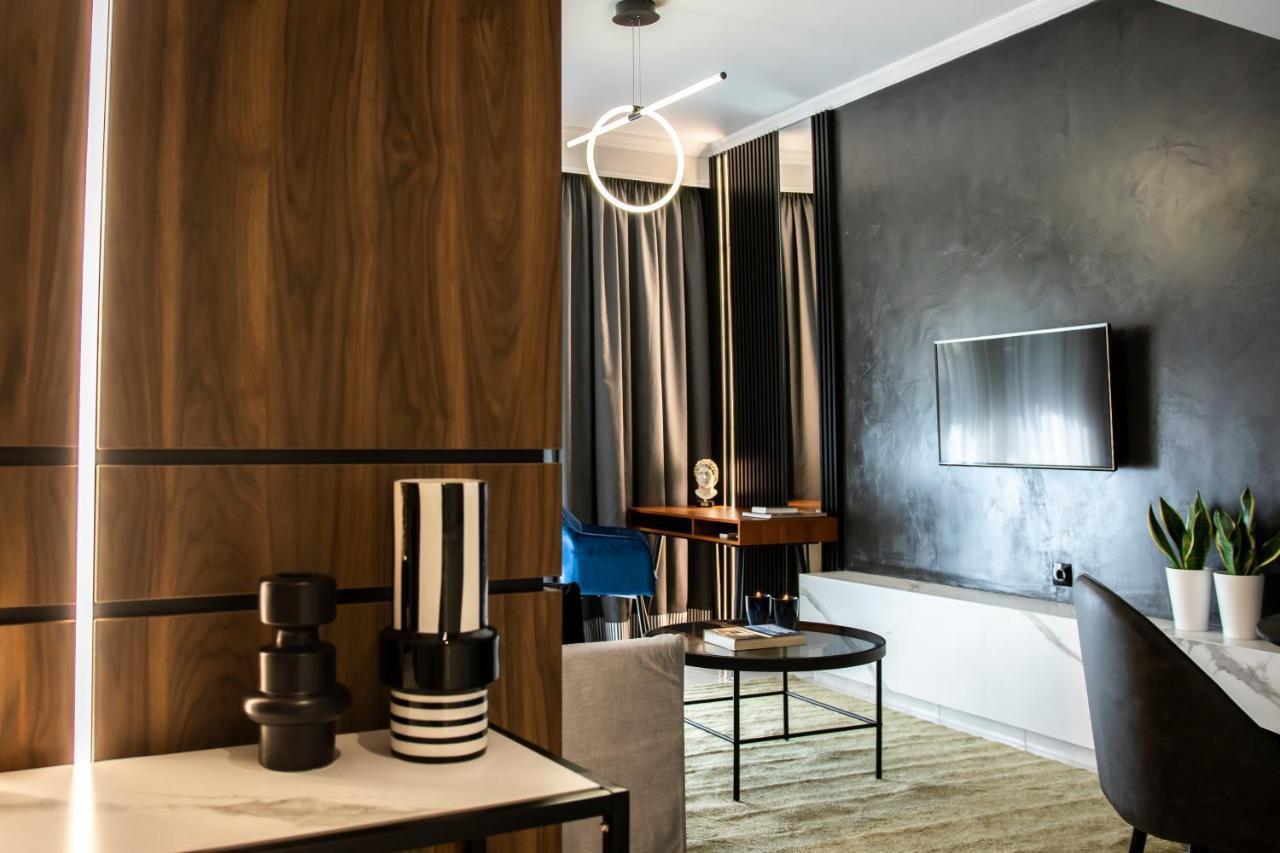 Veria Suite Bagian luar foto